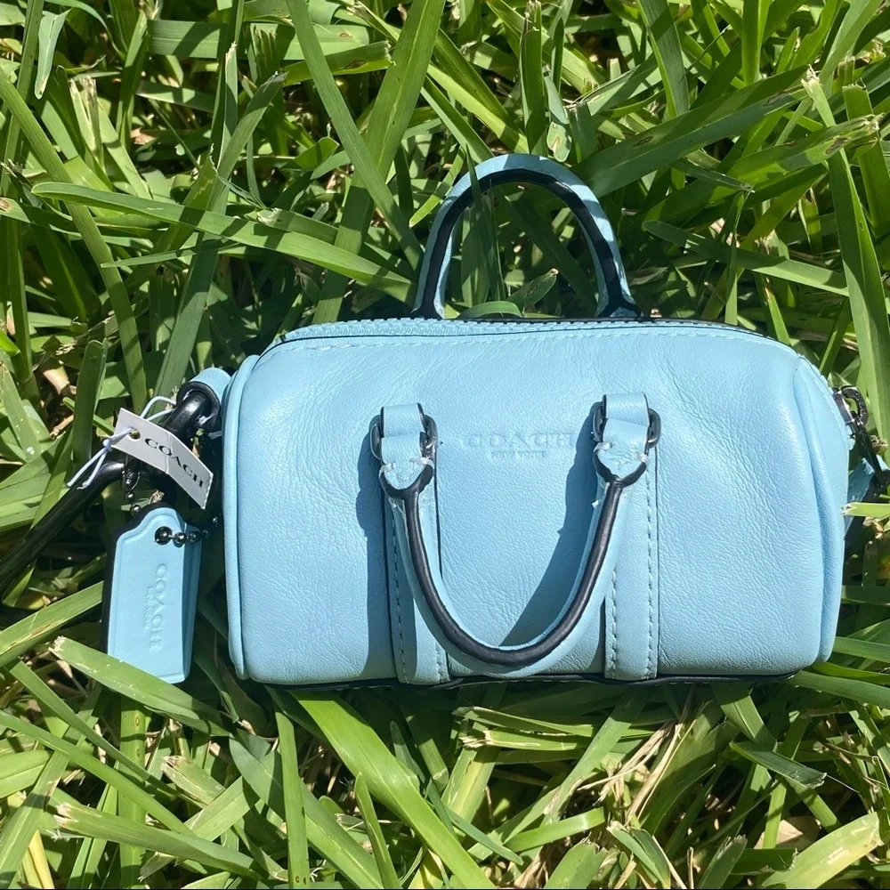 Coach luggage back light blue keychain - Picture 1 of 4